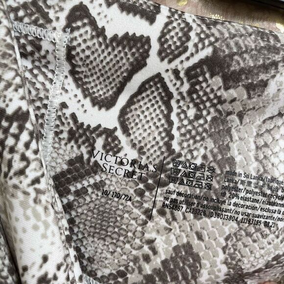 Victorias Secret Love Cloud Crossover Snake Skin Print Leggings Size 10 NWOT - Picture 3 of 8